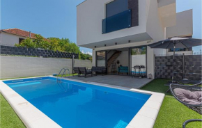 Beautiful Apartment In Jezera With Wifi